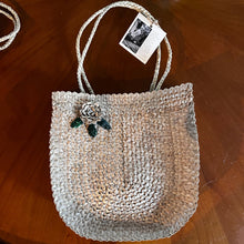 Load image into Gallery viewer, Thakal woven zippered tote