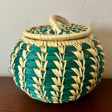 Load image into Gallery viewer, Small Decorative Basket