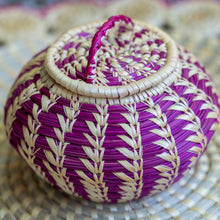 Load image into Gallery viewer, Decorative Basket