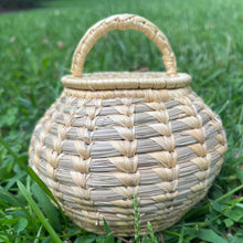 Load image into Gallery viewer, Decorative Basket